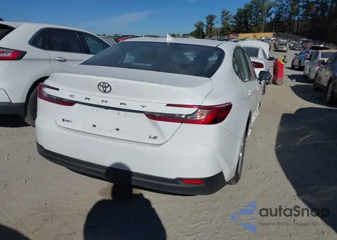 2025 Toyota Camry Le z USA, uszkodzony, nr VIN 4T1DAACK7SU541555